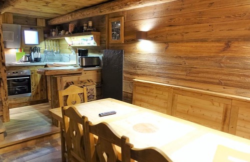 Beaufort Ski Chalet | Cozy Chalet for 3-4 in Village Center, 500m from Ski Slopes, 100m from Shops