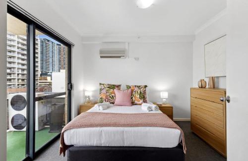 East Perth Apartment | Cozy City Apartment with Stunning Views and Ameni
