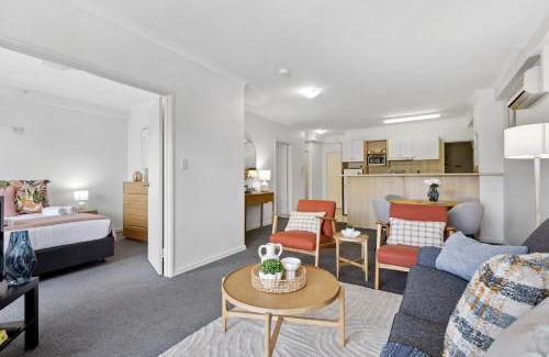 East Perth Apartment | Cozy City Apartment with Stunning Views and Ameni