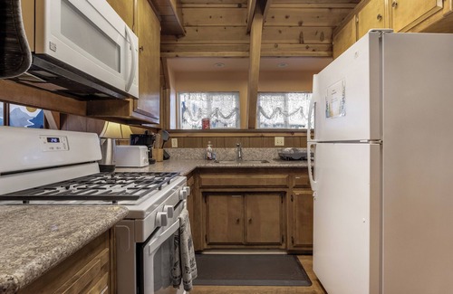 Tahoe City Cabin | Cozy Classic A-Frame Cabin - 3 BR 1.5 Bath + Loft