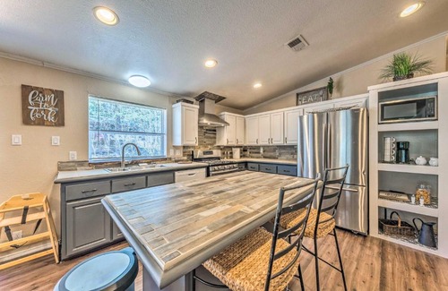 Cloudcroft House | Cozy Cloudcroft Cabin with Deck and Gas Grill!