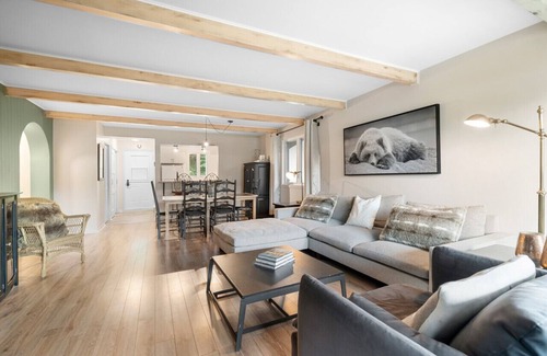 Mont-Tremblant Apartment | Cozy Condo Overlooking Mont Tremblant and the lake