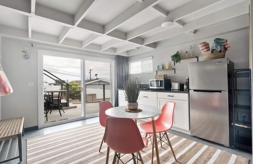 Bay Park House | Cozy Cottage blocks from the Bay!