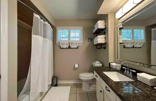 Grogan's Mill House | Cozy duplex home, The Woodlands
