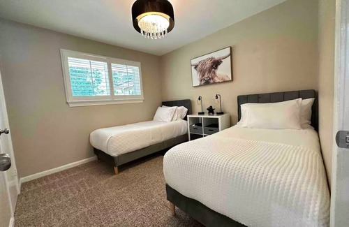 Grogan's Mill House | Cozy duplex home, The Woodlands