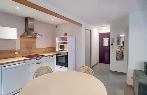 Lamalou-les-Bains Apartment | Cozy F2 Apartment, A/C, Terrace, Near Thermes & Park, Pet-Friendly, Lamalou-les-Bains