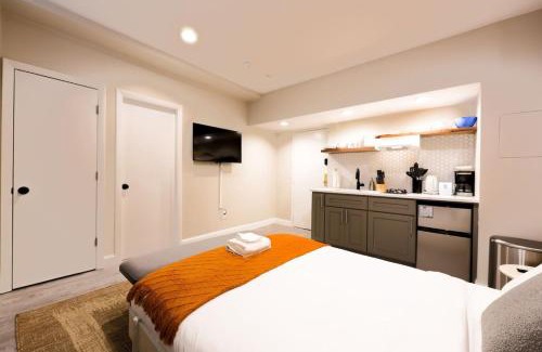 Prudential - St. Botolph Apartment | Cozy Garden Level Studio