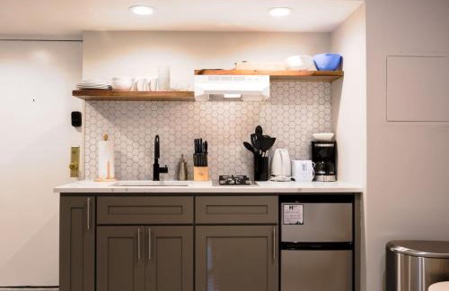Prudential - St. Botolph Apartment | Cozy Garden Level Studio