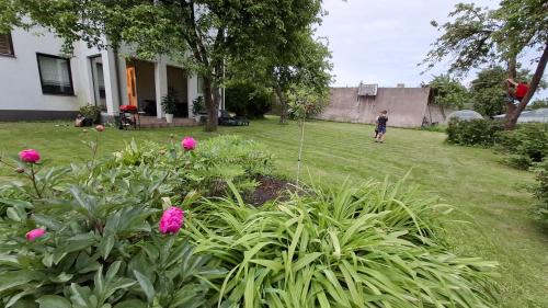 Ventspils Apartment | Cozy Garden Villa