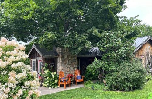 Nottawa House | Cozy Guest House close to Wasaga Beach & Blue Mtn