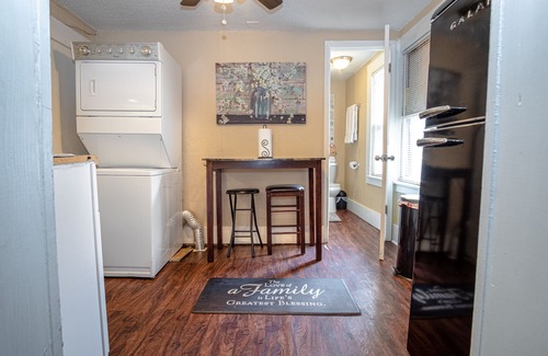 Near East Side Cottage | Cozy Guesthouse Near Downtown