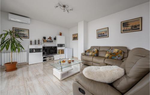 Bibali House | Cozy Home In Buje With Wifi