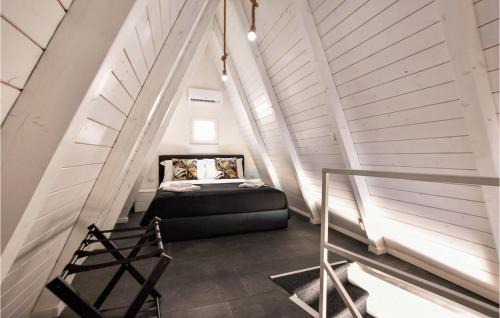 Old Town House | Cozy Home In Catania With Kitchen