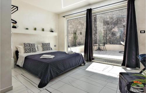 Old Town House | Cozy Home In Catania With Kitchen