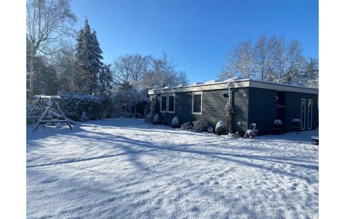 Eext House | Cozy Home In Eext With Kitchen
