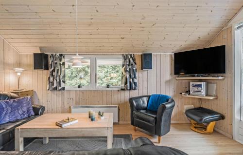 Farvang House | Cozy Home In Fårvang With Wifi