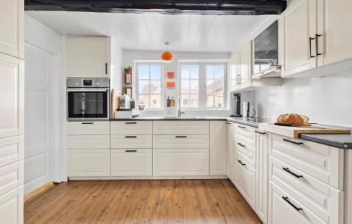 Horne House | Cozy Home In Faaborg With Kitchen