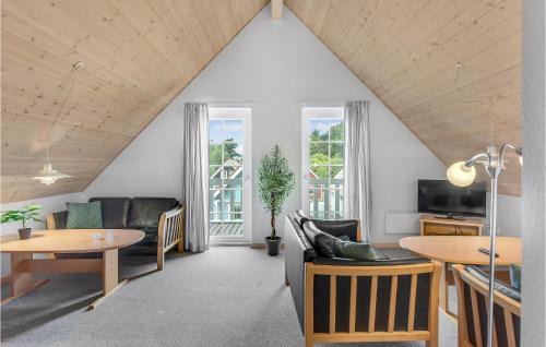 Grasten House | Cozy Home In Gråsten With Kitchen