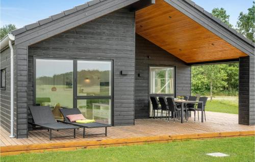 Grenaa House | Cozy Home In Grenaa With Kitchen