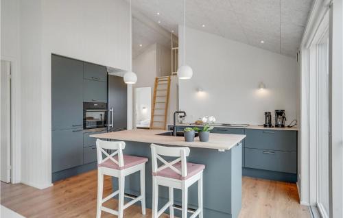 Grenaa House | Cozy Home In Grenaa With Kitchen
