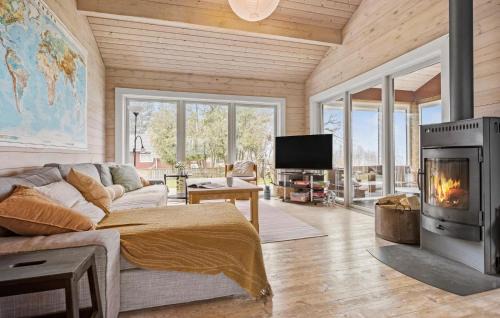 Holbaek House | Cozy Home In Holbæk With House Sea View