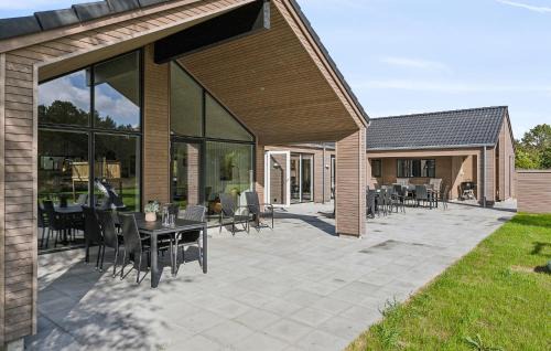 Bratten Strand House | Cozy Home In Jerup With Sauna