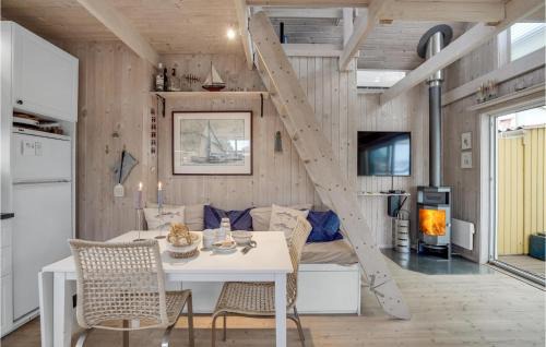 Hasmark Strand House | Cozy Home In Otterup With Wifi