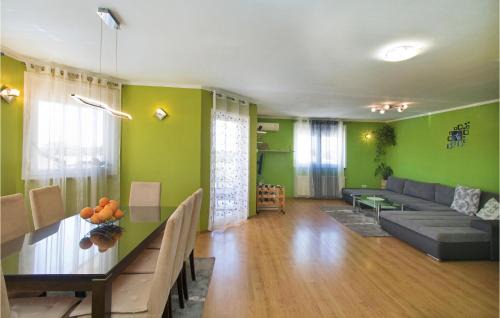 Sikici House | Cozy Home In Pula With Kitchen