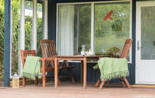 Skaven Strand House | Cozy Home In Tarm With Wifi