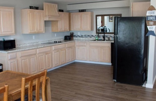 Au Gres Apartment | Cozy Home on Lake Huron II
