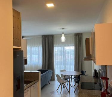 Trianon Apartment | Cozy home Riverpark residence