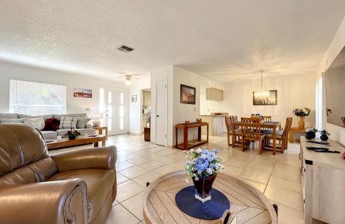 New Smyrna Beach House | Cozy home with 1-car garage within walking distance to the beach. 836C