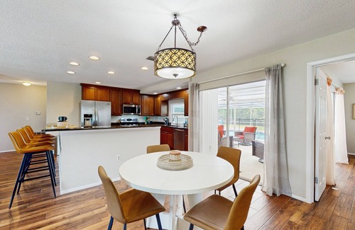 Bradenton House | Cozy home with private pool, lanai, washer & dryer - minutes to beaches