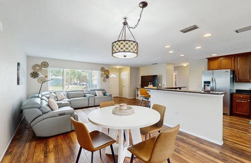Bradenton House | Cozy home with private pool, lanai, washer & dryer - minutes to beaches