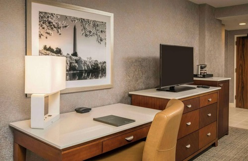 Bethesda Apartment | Cozy hotel suite in superb Rockville with fitness room, AC, WiFi & Metro access