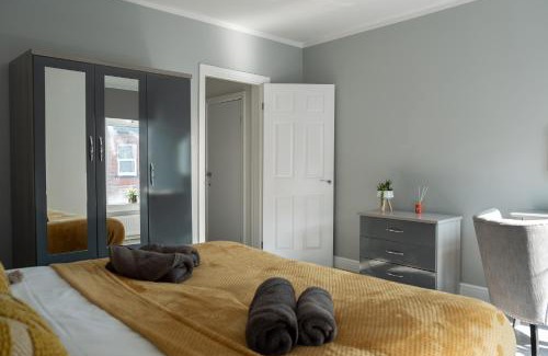 Great Yarmouth House | Cozy House with Modern Garden