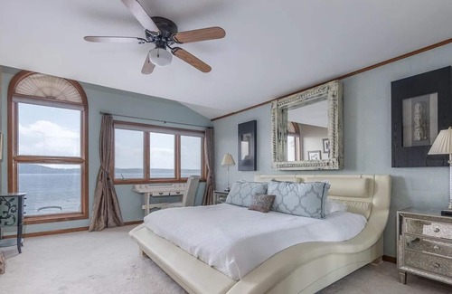 Malta House | Cozy, immaculate, lake front property. Only a few minutes to Saratoga Springs!