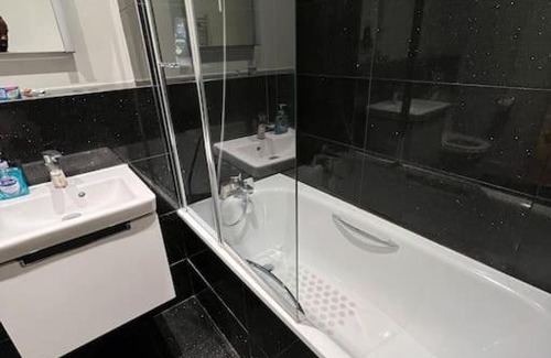 Fairfield Apartment | Cozy Modern Apartment in Croydon Central