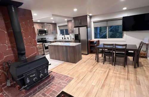 Timber Lakes Cabin | Cozy mountain getaway newly remodeled stunning views of The famous Wasatch Back