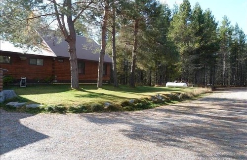 Coram House | “Cozy Mountain Home just 5 minutes from Glacier Park”