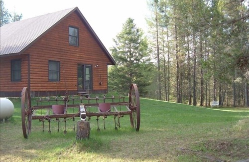 Coram House | “Cozy Mountain Home just 5 minutes from Glacier Park”