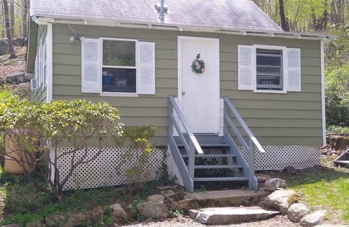 East Lyme Cabin | Cozy Nest Cottages