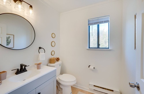 Woodridge House | Cozy New York Escape w/Hot Tub, Sauna & Deck!