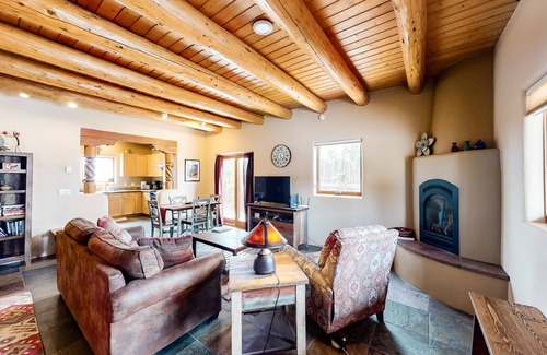 Taos House | Cozy Oasis Near Taos Plaza w/Private Backyard & Grill - Drive to Ski Valley