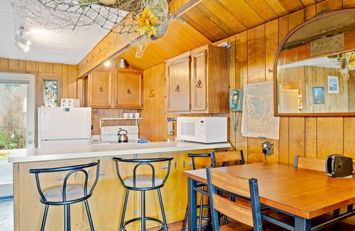 Moclips House | Cozy oceanfront cabin on the beach with views - dog friendly