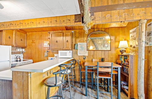 Moclips House | Cozy oceanfront cabin on the beach with views - dog friendly