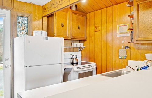 Moclips House | Cozy oceanfront cabin on the beach with views - dog friendly