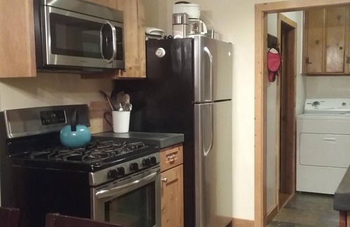 Al Tahoe Cabin | Cozy pet friendly cabin avail for December. Central location near ski resorts