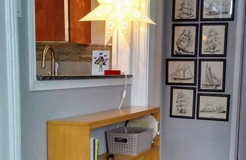 Kirkendall North Bed & Breakfast | Cozy Private Suite in the heart of Downtown Hamilton