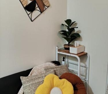 Project 4 Apartment | Cozy QC Condo with Karaoke Pool & Fast WiFi